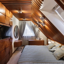 Спаваћа соба у поткровљу: зонирање и распоред, боја, стилови, завршна обрада, намештај и завесе-0