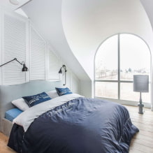 Спаваћа соба у поткровљу: зонирање и распоред, боја, стилови, завршна обрада, намештај и завесе-8