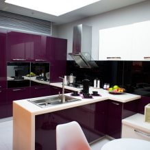 ห้องครัวสีม่วง: การผสมสี, การเลือกผ้าม่าน, การตกแต่ง, วอลเปเปอร์, เฟอร์นิเจอร์, แสงและการตกแต่ง-1