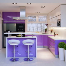 Lila Küche: Farbkombinationen, Auswahl an Vorhängen, Oberflächen, Tapeten, Möbeln, Beleuchtung und Dekor-8