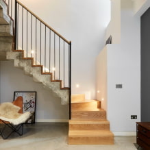 Treppe zum zweiten Stock eines Privathauses: Typen, Formen, Materialien, Dekoration, Farbe, Stile-2