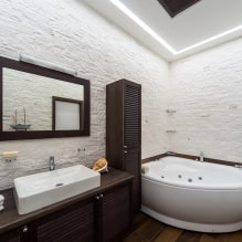 Corner bathtub in the interior: pros and cons, design examples-5