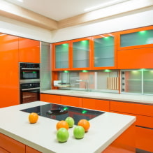 ห้องครัวสีส้มในการตกแต่งภายใน: คุณสมบัติการออกแบบ การผสมผสาน ทางเลือกของผ้าม่านและวอลเปเปอร์-1