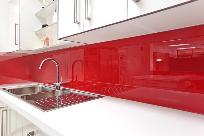 Glasschürze für die Küche: Foto im Innenraum, Design, Ausstattung nach Wahl