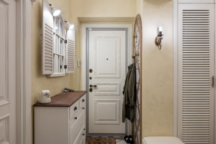 How to decorate a corridor and hallway in Provence style?
