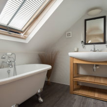 Ablakos fürdőszoba: fotó a belső térben és a tervezési ötletek-3