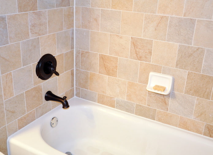 How to seal the joint between the bathroom and the wall? 8 popular choices