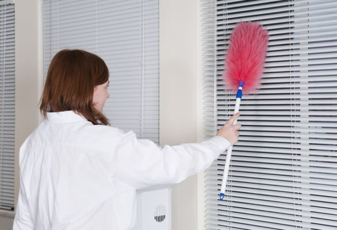 How to properly wash horizontal and vertical blinds?