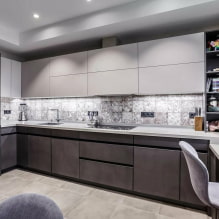 การออกแบบห้องครัวที่มีด้านล่างสีเข้มและด้านบนสว่าง-3