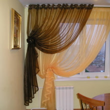Beautiful asymmetry on the windows: decoration with curtains on one side-0