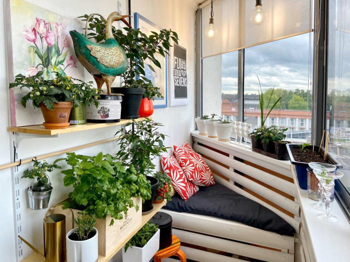 How to equip a balcony - cozy ideas for every taste