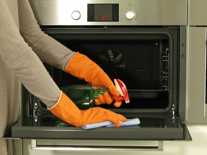 How to clean the oven from grease and carbon deposits - 5 working ways
