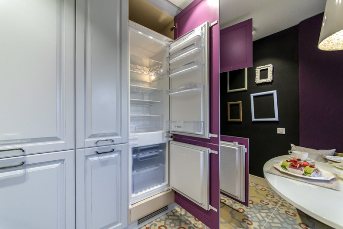 Hogyan integrálható a hűtőszekrény egy konyhai szettbe?