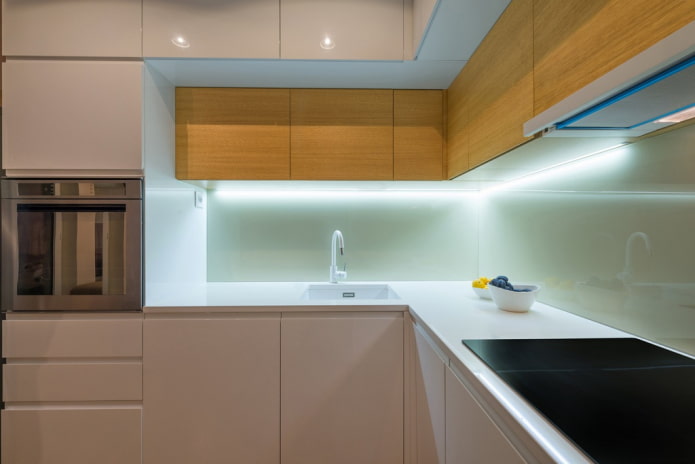Осветљење у кухињи испод ормара: нијансе избора и детаљна упутства