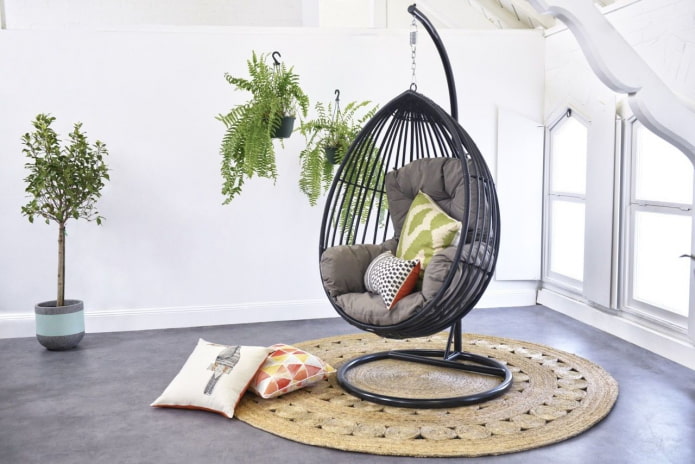 How to choose and use a hanging chair in the interior?