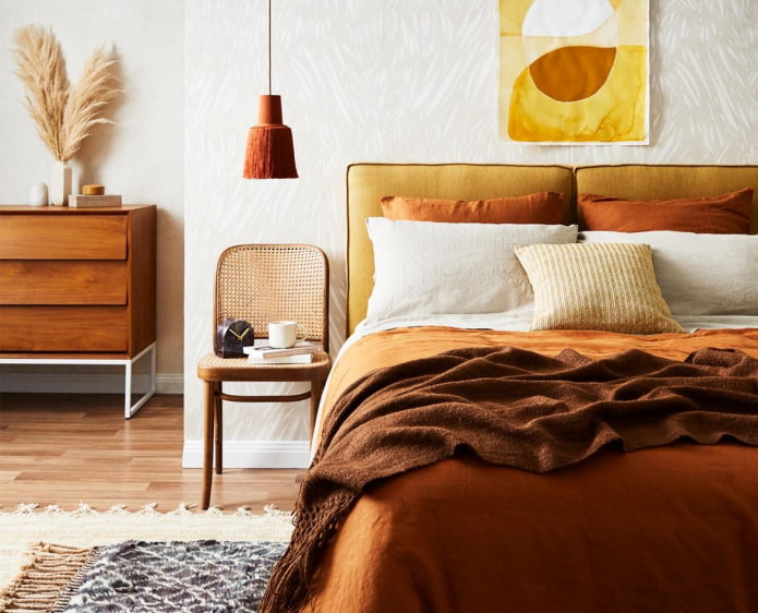 How to decorate a bedroom in warm colors?