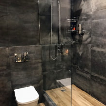 Wie dekoriere ich ein Badezimmerinterieur in dunklen Farben? -2