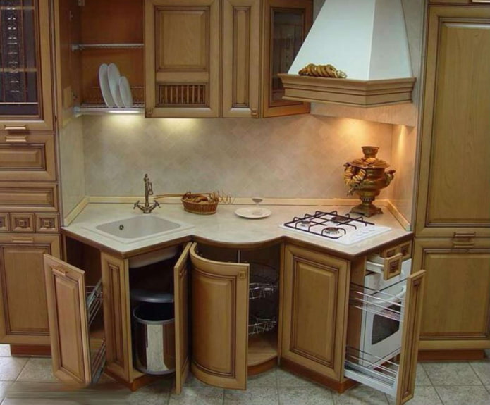 How to equip a kitchen for a large family?