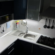ตัวเลือกการออกแบบห้องครัวพร้อมอ่างล้างจานที่มุม-5