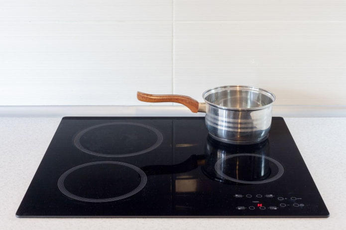 How to choose cookware for an induction hob?