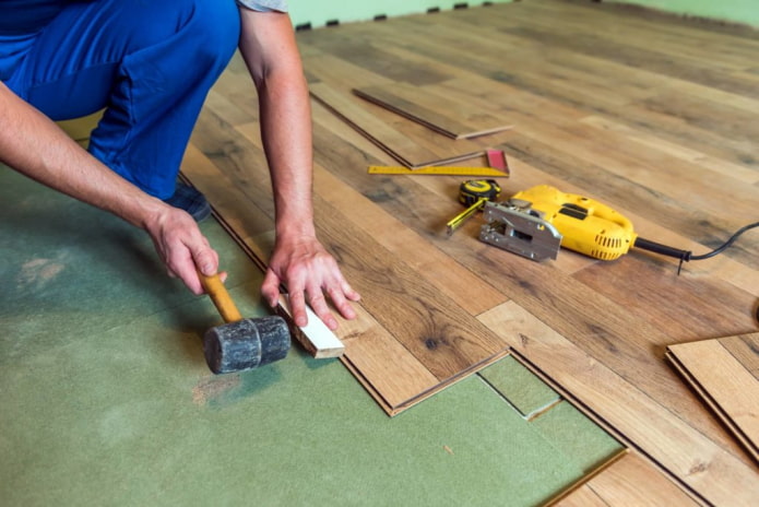 How to lay laminate flooring yourself?