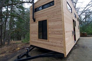 Panloob ng isang mobile home wagon na may trailer