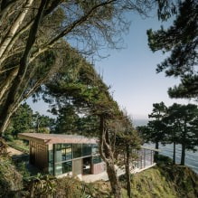 Haus auf einer Klippe mit Blick auf das Meer-5