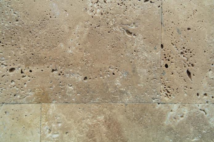 Travertine stone in decoration and construction