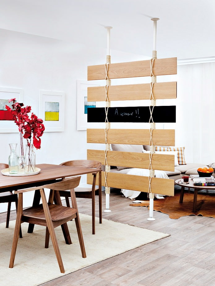 How to make a decorative partition with your own hands?