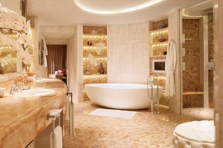Fürdőszoba belső kialakítása arany színben